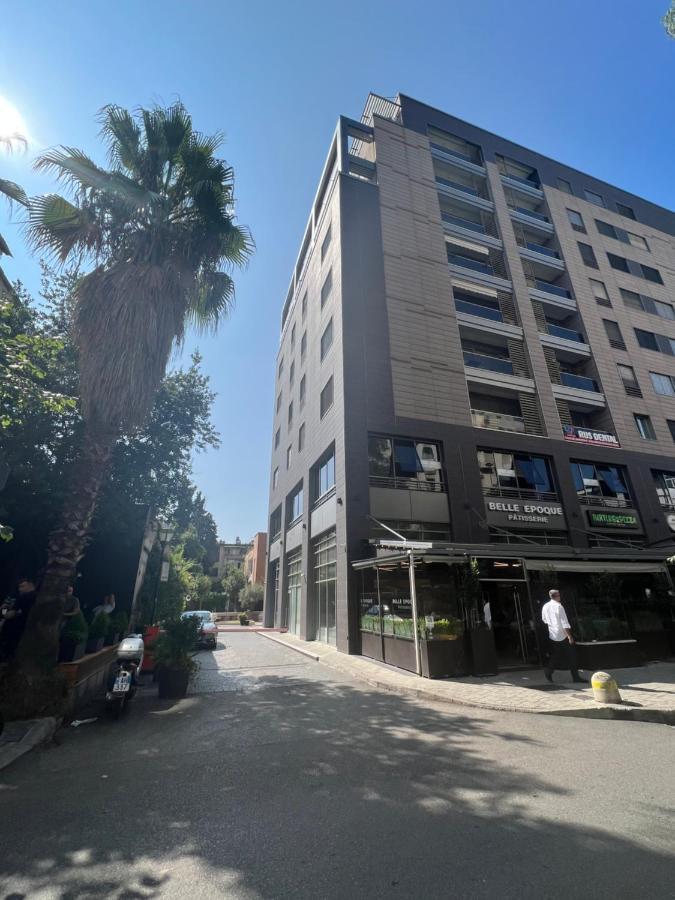 Amla Downtown Elegance